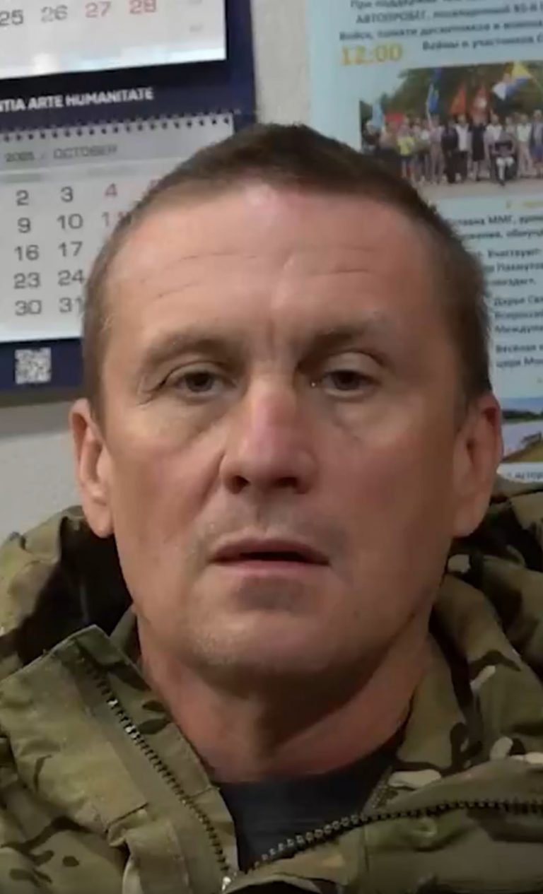 “Какая может быть речь о победе, если, приезжая сюда, мы сталкиваемся уже не в первый раз — это уже не первый раз со стороны работников, особенно центральных вот этих отделений, так называемых правоохранительных органов, — по отношению к нам, к участникам СВО”