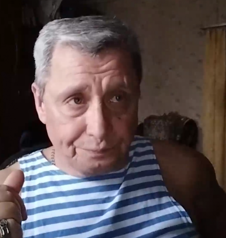 “Вот так, друзья, правительство России, Владимир Владимирович Путин, глумится над воинами СВО”