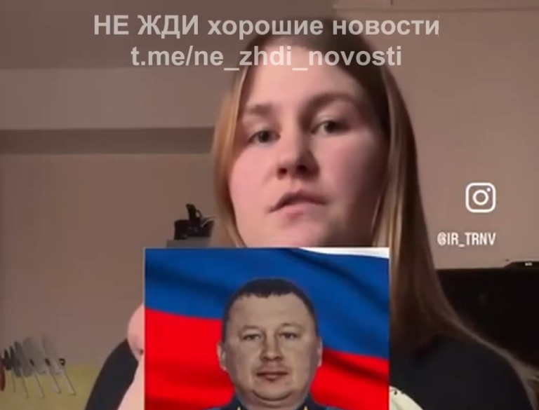 “Проваливаются могилы, стоят в воде и мусоре. Флаги, которые ребята поднимали над освобожденными городами, валяются в грязи”